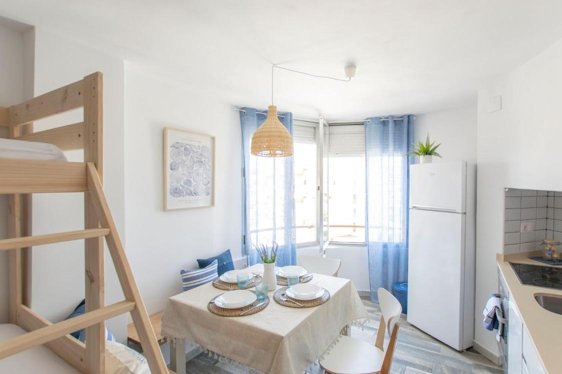Apartbeach La Brisa Y Frente Playa La Pineda Exterior photo