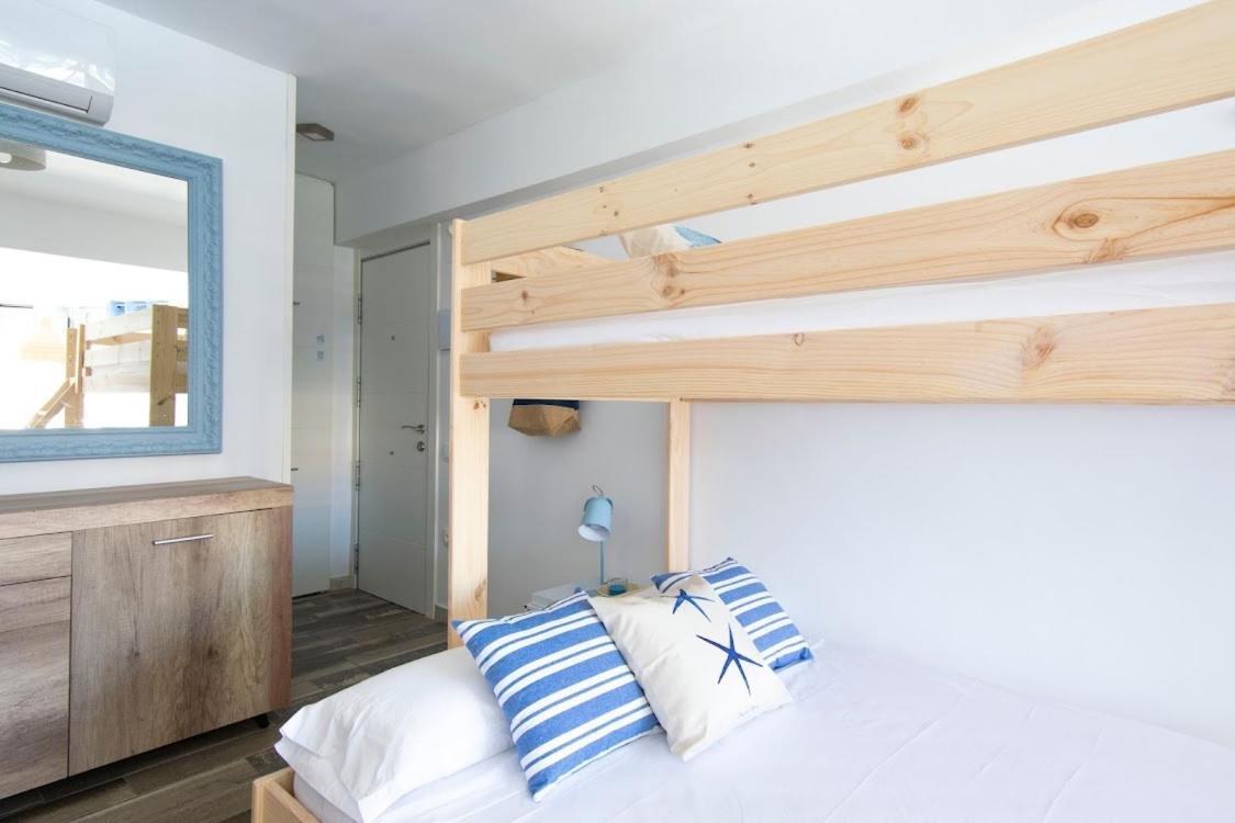 Apartbeach La Brisa Y Frente Playa La Pineda Exterior photo